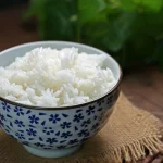 Як правильно варити рис на гарнір: секрети розсипчастого результату