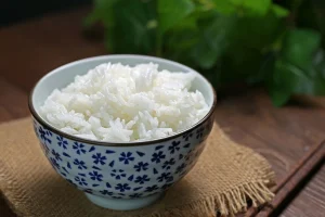 Як правильно варити рис на гарнір: секрети розсипчастого результату