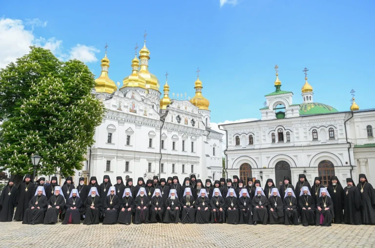 Православна церква: від апостольського коріння до живого серця України